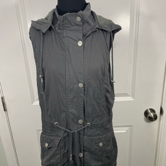 Snobbish Collection Gray Hooded Women's Vest Size Medium CB-20 - Picture 2 of 11